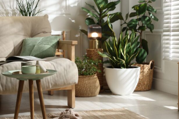 Stílusos otthon részletek növényekkel és dekoratív elemekkel.
